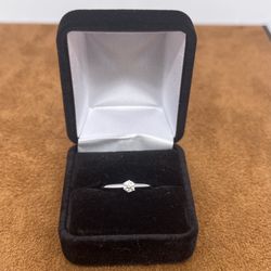 wedding ring with diamond