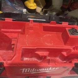 Milwaukee vacuum