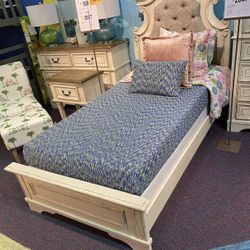 Twin Bed 