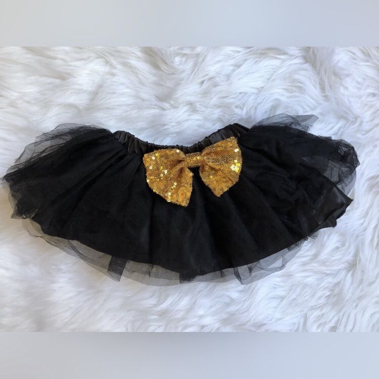 Size 80 (12M US) black tutu with gold bow