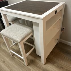 Table & Stools