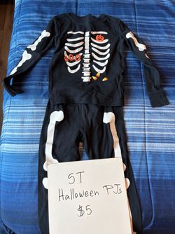 Skeleton Halloween PJs size 5T