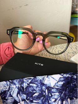 Blue light blocking glasses