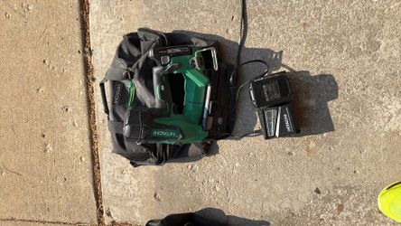 Hitachi battery trim guns