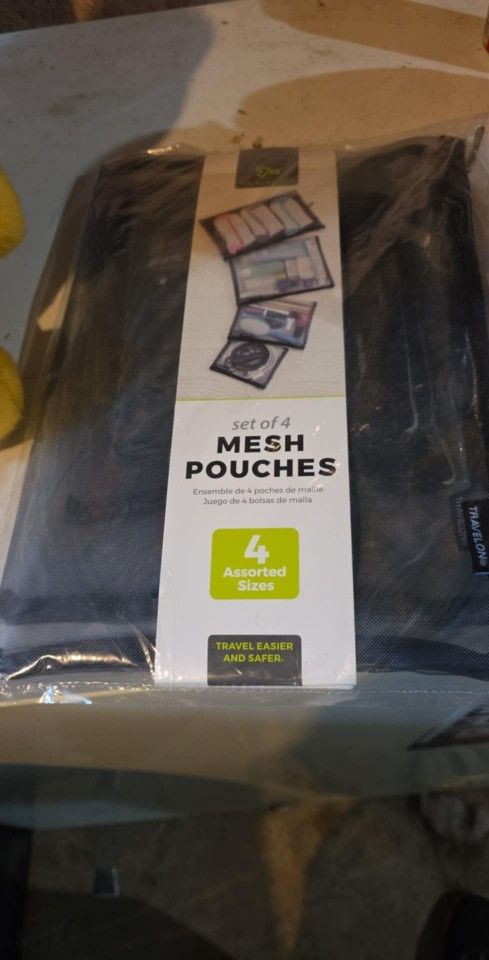 4 Mesh Pouches 