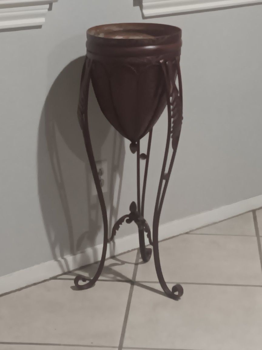 Collectibles 👈👍👍👉Plant Stand 👍👍👍($20.00)👍👍👍