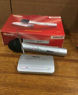 Memorex Wireless Handheld Microphone & Receiver Karaoke set