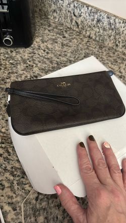 Coach Wristlet-signature Style