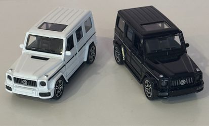 Mercedes G-Class Diecast Toy Cars in White or Black