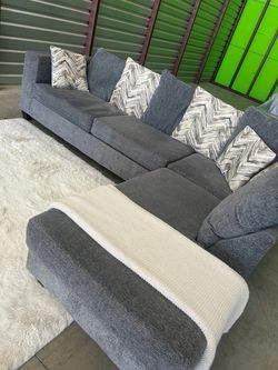 Great starter sectional couch sofa (DELIVERY AVAILABLE)