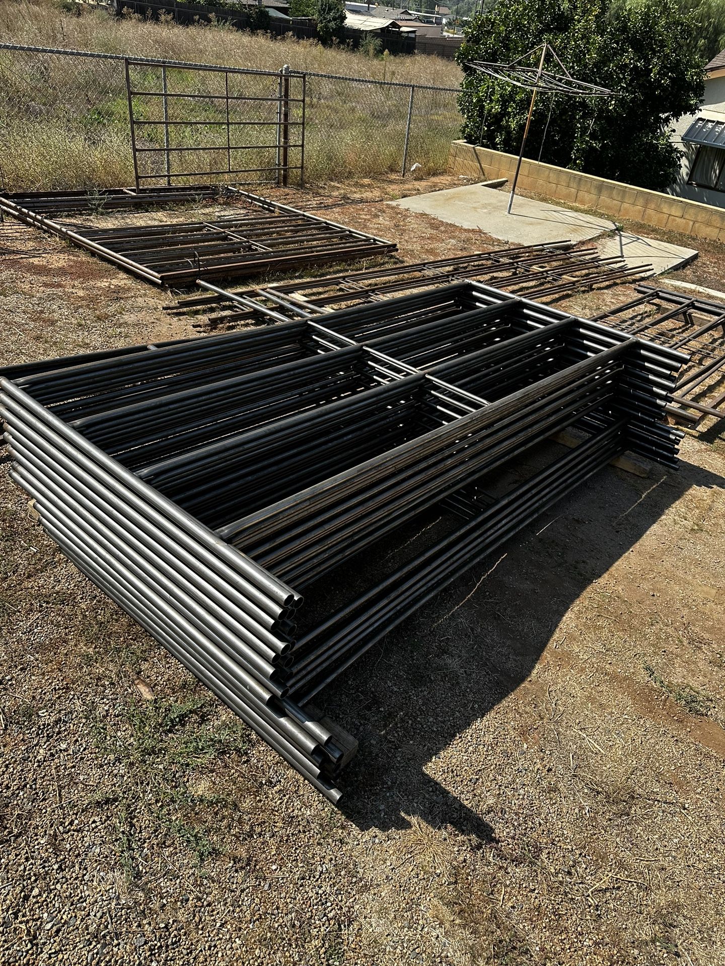 Horse Panels With 2 Gate And Door