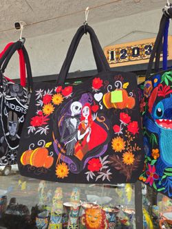 Bolso halloween ($35)tel (contact info removed)