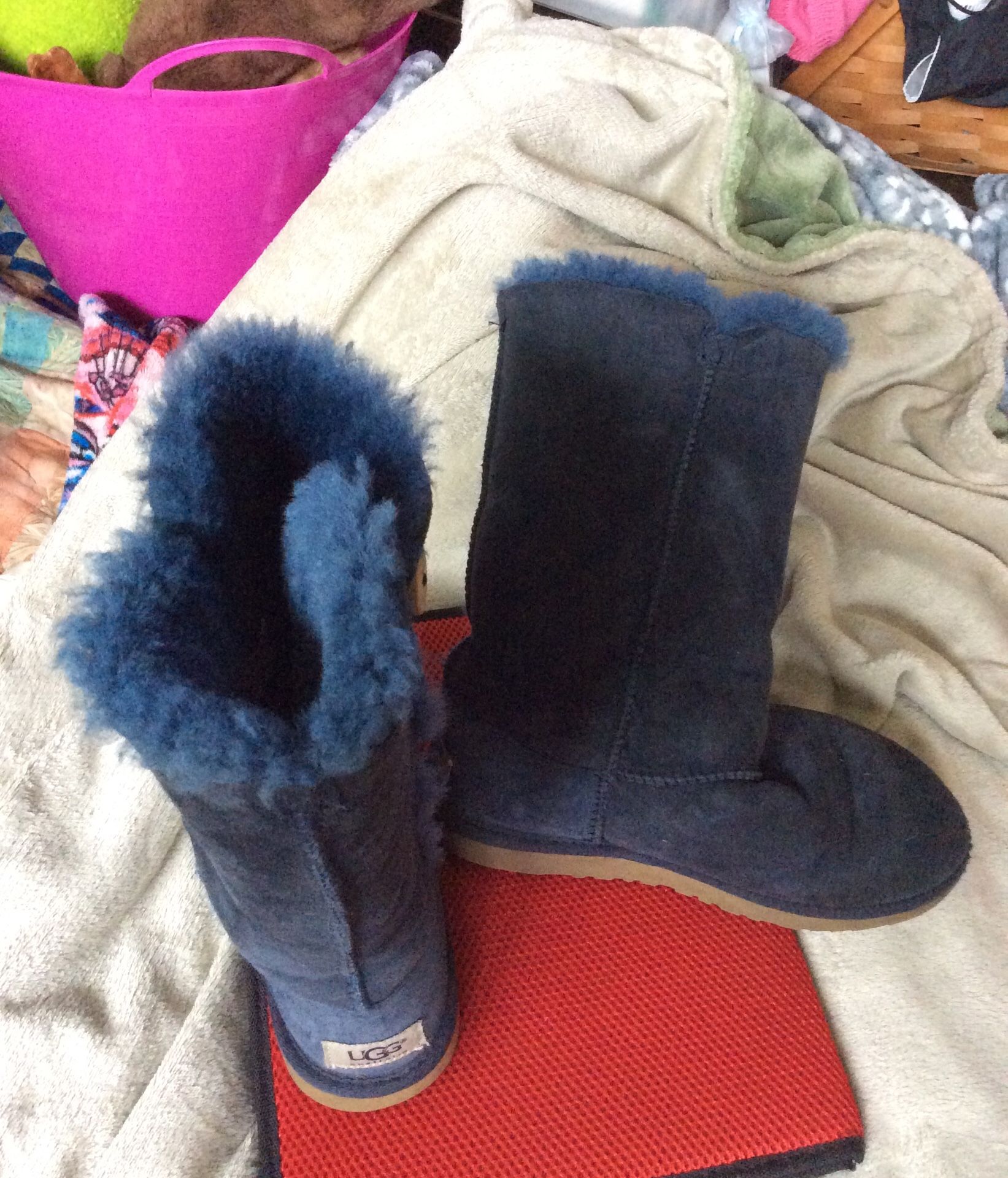 Blue lined ugg boots size 4 $50