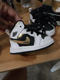 Jordan 1 Mid 2c