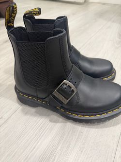 Dr .Martens