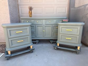 3pc bedroom set available