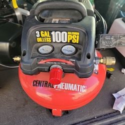 Central Pheumatic Compressor 3 Gal