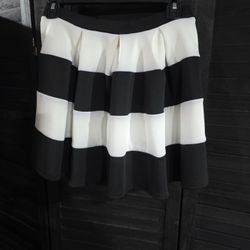 Cute Skirt Size MEDIUM