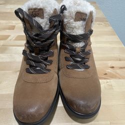 Ugg Boots Harrison Lace Up