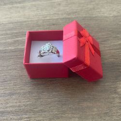 Beautiful Ring Whith Diamonds Real Gold No Fake 