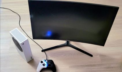 Xbox Series S w/ Monitor & Controller
