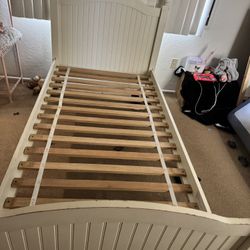 Pottery Barn, Twin Bedframe 