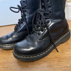 Dr Martens Sz 5 Smooth