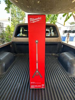 NEW Milwaukee M12 Lithium-Ion Cordless 1400 Lumen ROCKET LED Stand Work Light (Tool-Only)