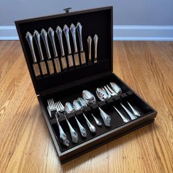 55 Piece Silverware Set - Community Oneida