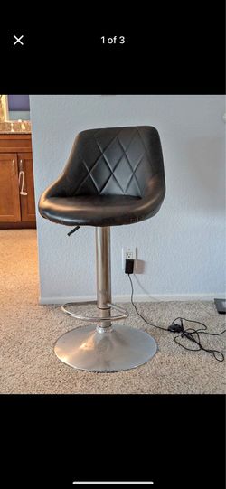 Adjustable Bar Stool – Black Faux Leather, Chrome Base, Swivel