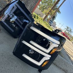 15-19 Chevy Silverado Headlights Nuevas 