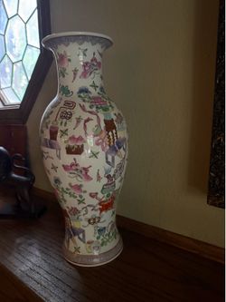 Antique Chinese Famille Rose Porcelain Vase