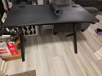 Gaming table