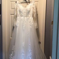 New Wedding Dress  Size 12/14 