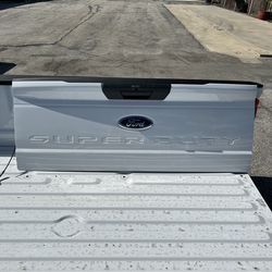 2023-2025 OEM Ford Super Duty White Tailgate
