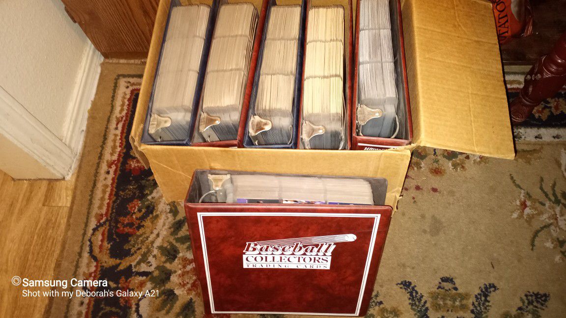5 Large Albumns Full Of Baseball Cards 