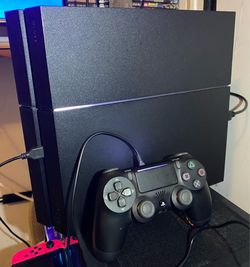 PlayStation 4 PS4 Console w Controller