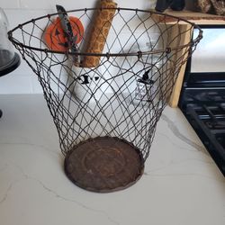 1920s Rustic Metal Wire Basket