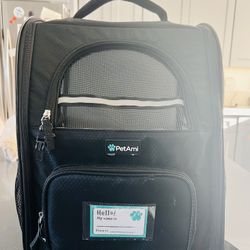 🐶🐱 Pet Carrier Backpack – PetAmi (Excellent Condition)