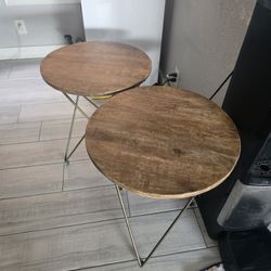 2 Side Tables 