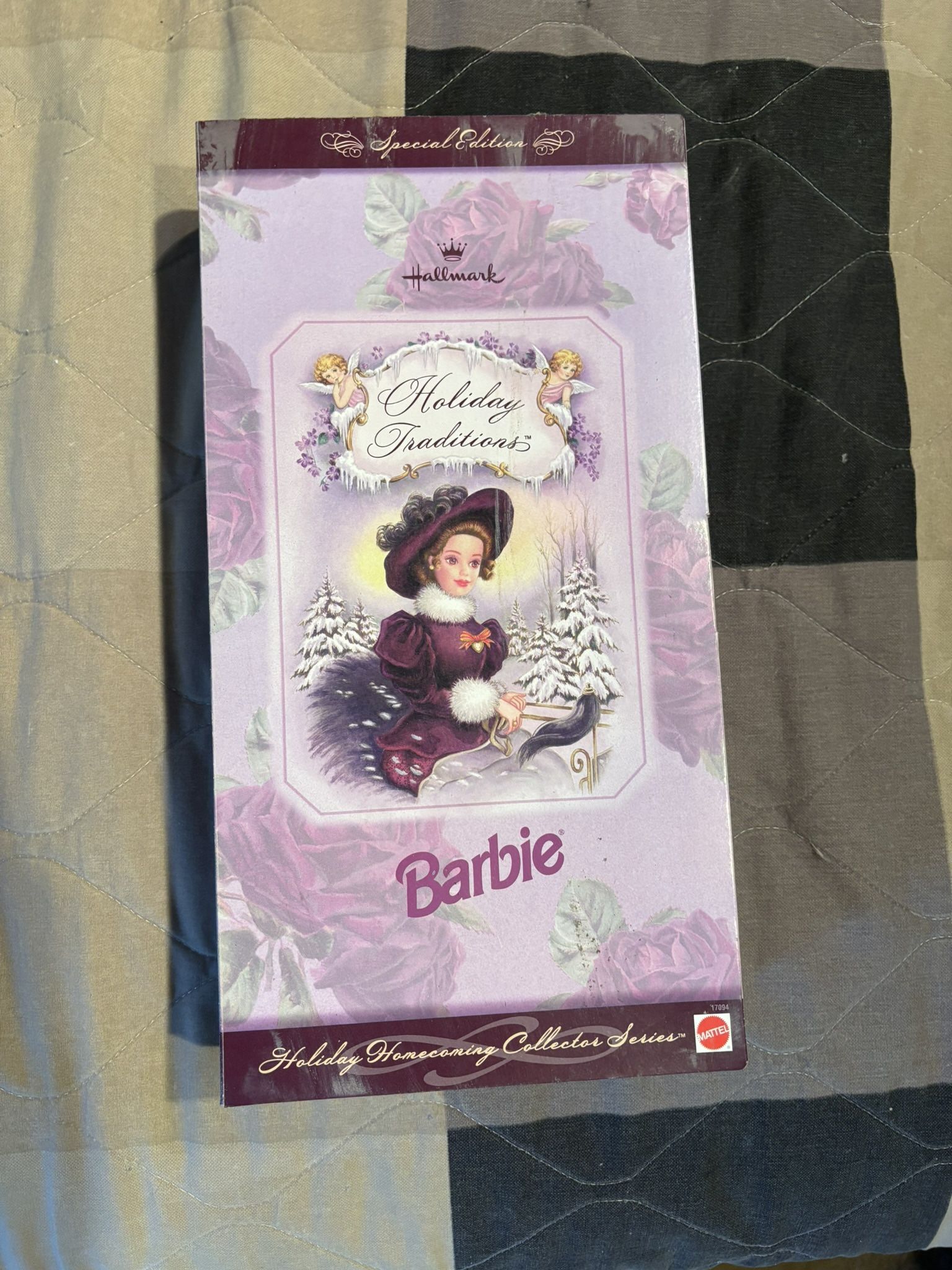 Hallmark Holiday Traditions Barbie 1997
