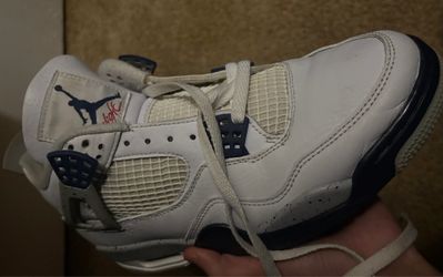 Midnight Navy Jordan 4s Size 9 1/2 U.S