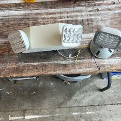 Battery back up safety lights