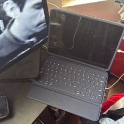ipad 9 gen brand new eith keyboard $400, or best offer