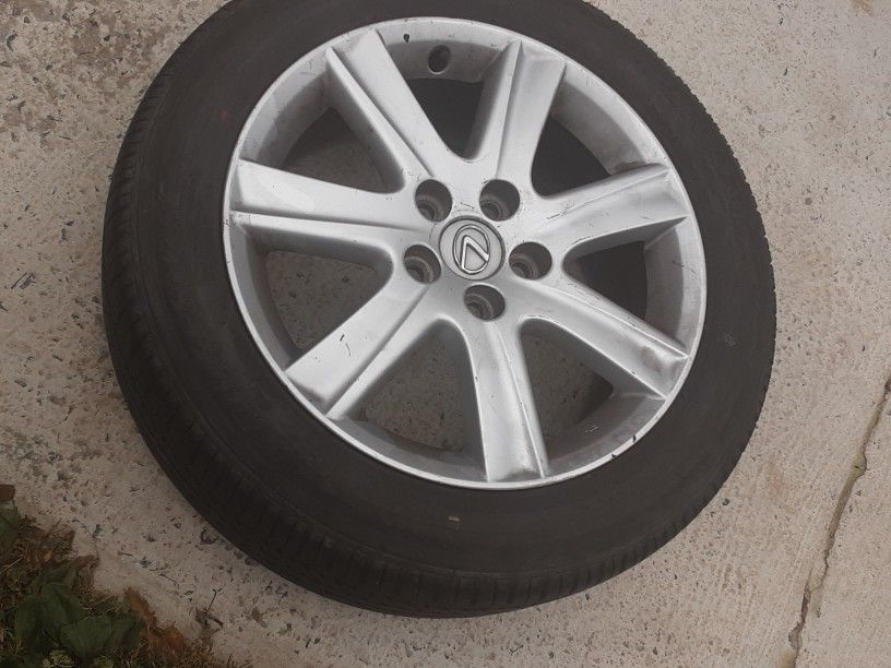 (1) Lexus Wheel And Tire Like New All Balanced.. Hold Air