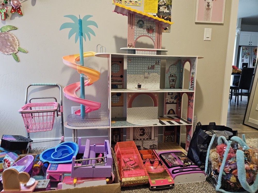 LOL Dollhouse