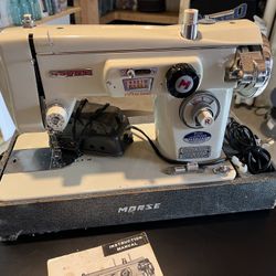 Morse Fotomatic Zig Zag Sewing Machine With Case And Manual