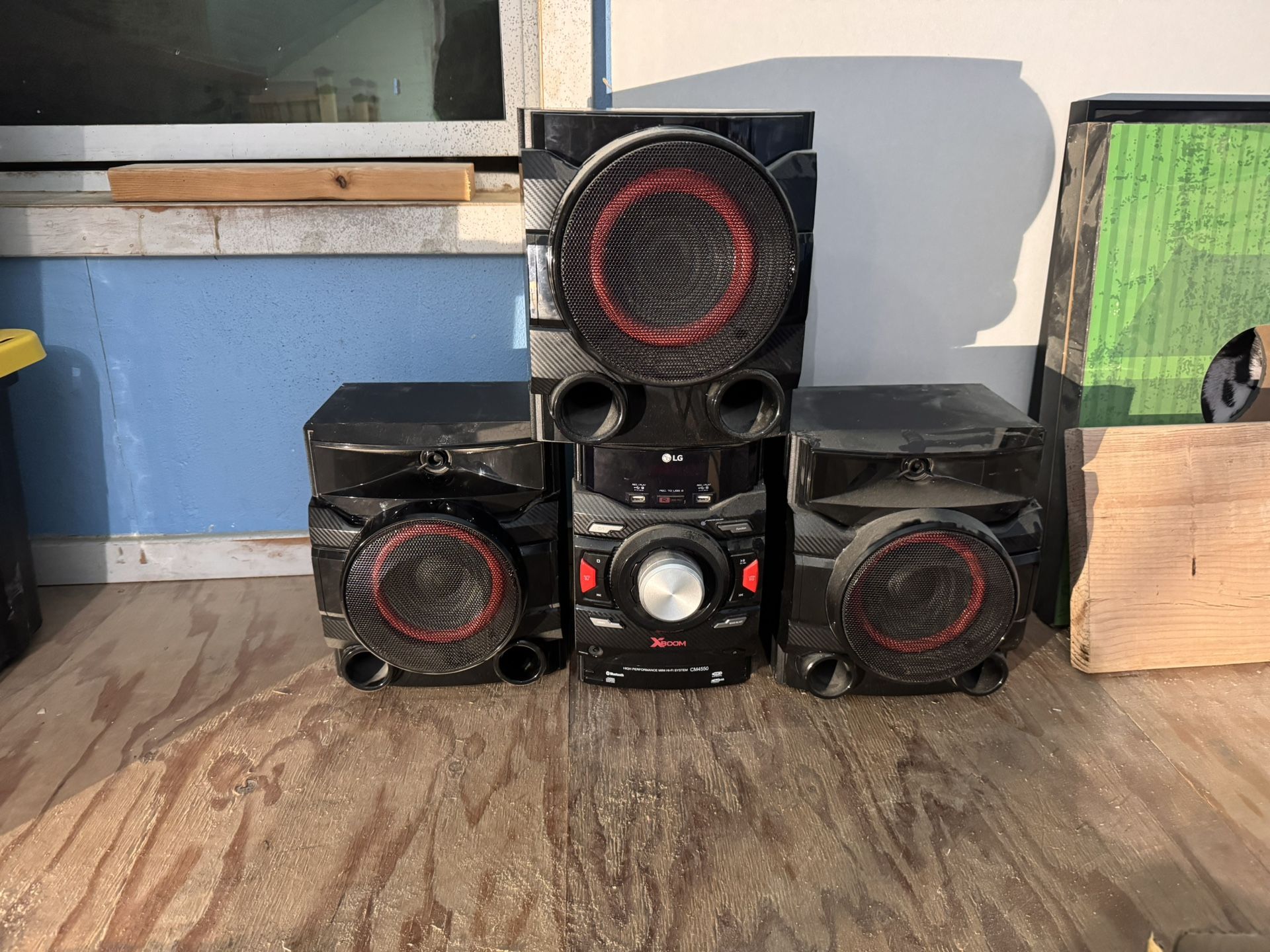 Stereo W/ Wired Speakers