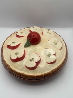 VTG Over And Back INC Ceramic “Pie Keeper” Raised Apple Slices & Red Appl Handle