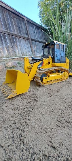1:14 scale hydraulic loader